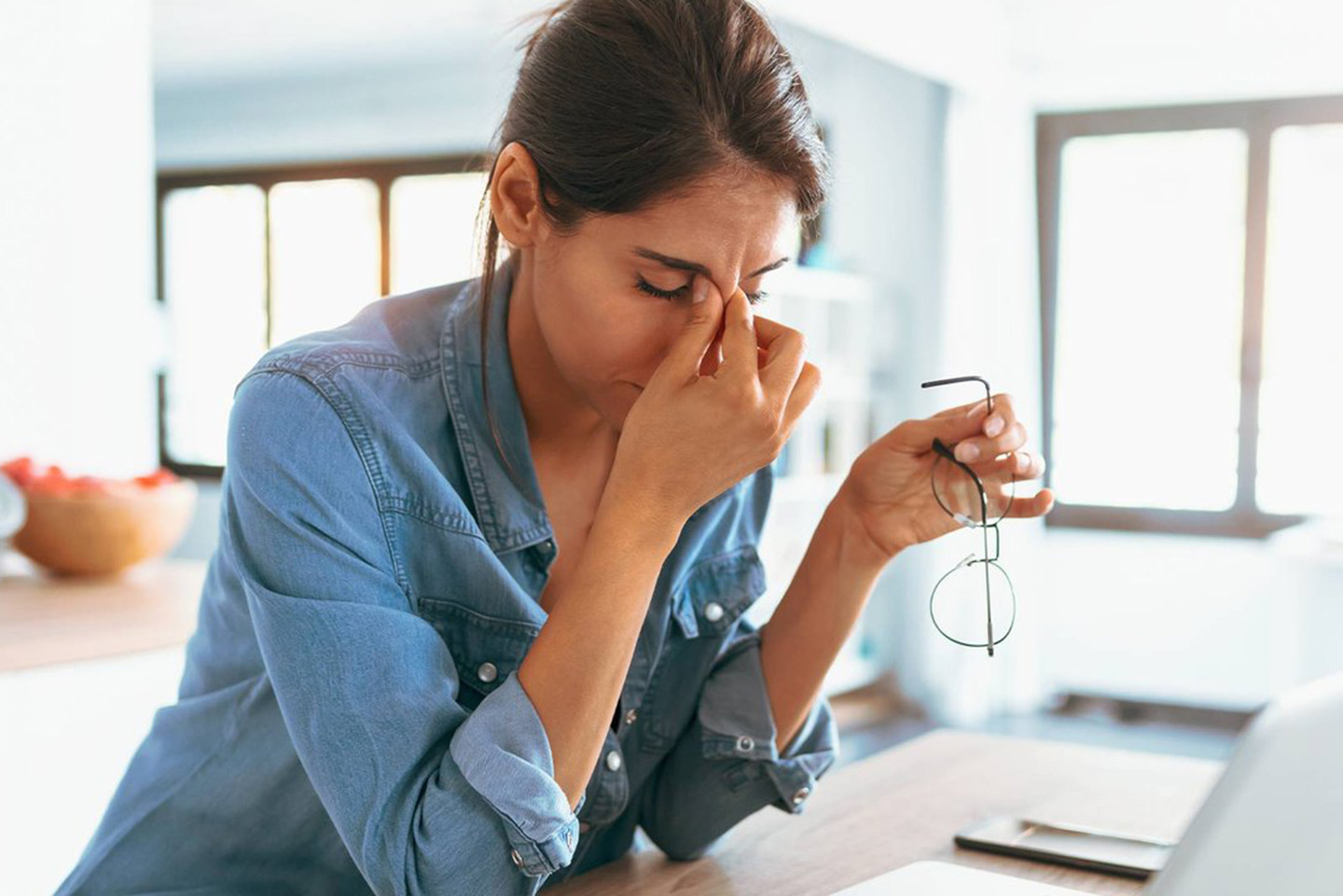 Стресирана и уморена жена – Catafertyl