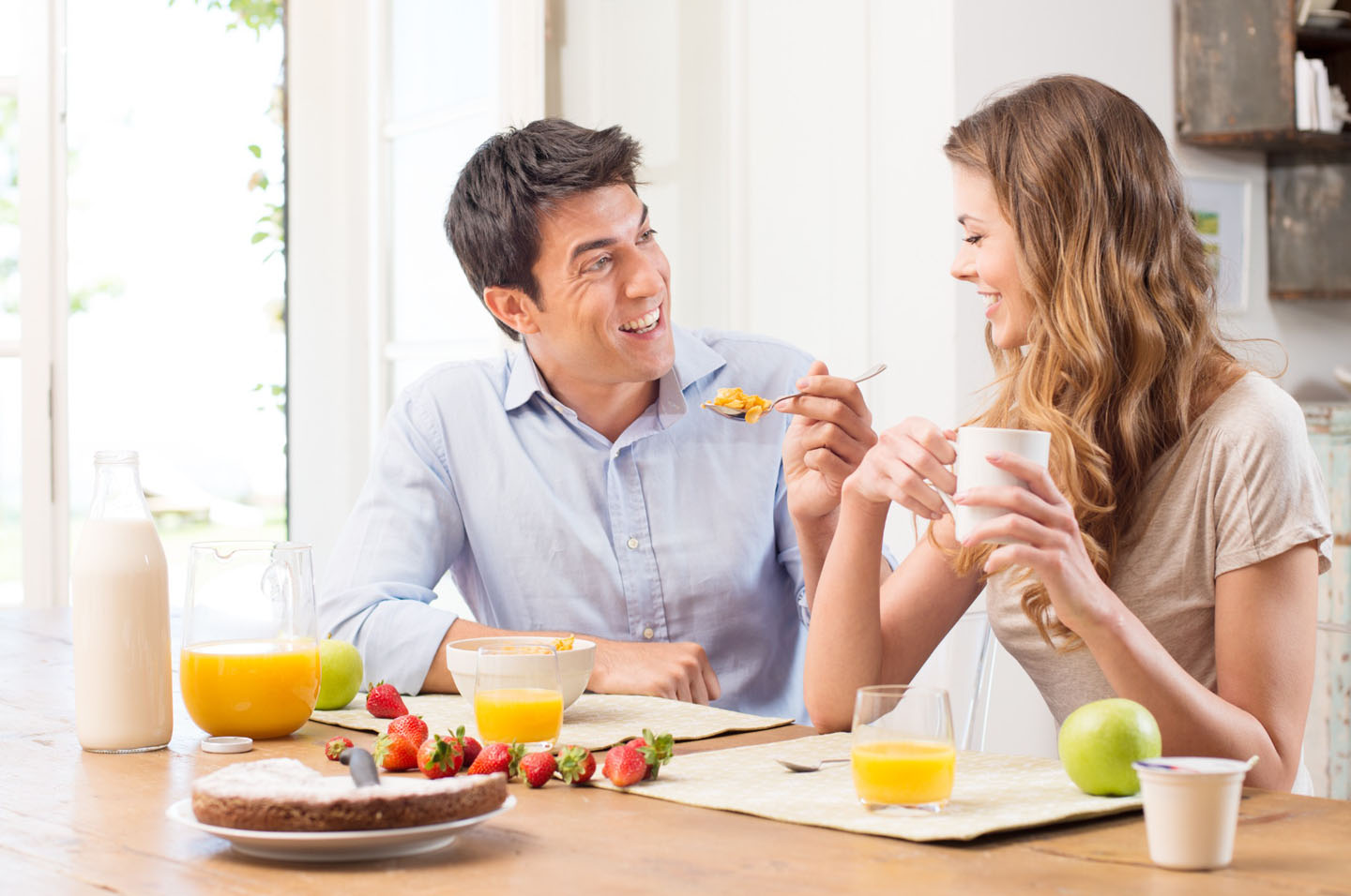 Catafertyl-двойка-закуска-усмивка-заедно-бременност